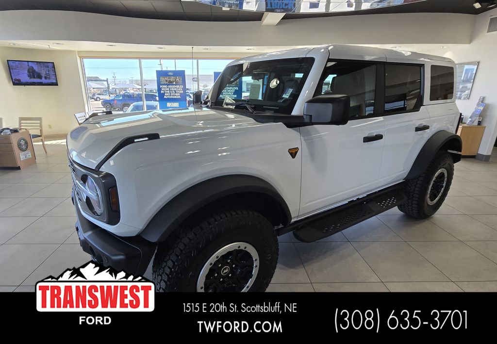 Oxford White 2026 Ford Bronco SUV / Crossover Four-Wheel Drive Automatic
