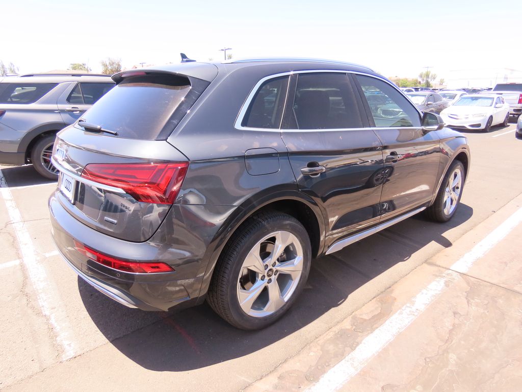 Thumbnail: 2021 Audi Q5 - 3