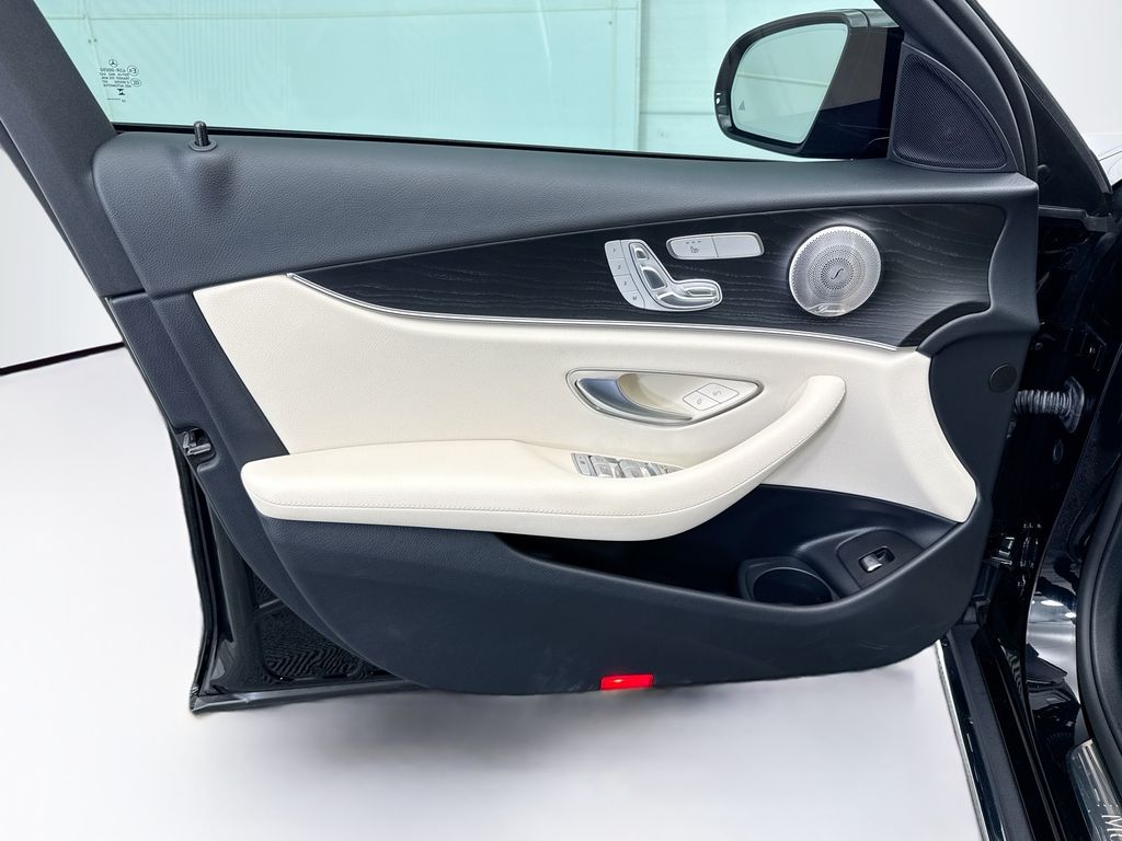 Thumbnail: 2023 Mercedes-Benz E-Class - 25