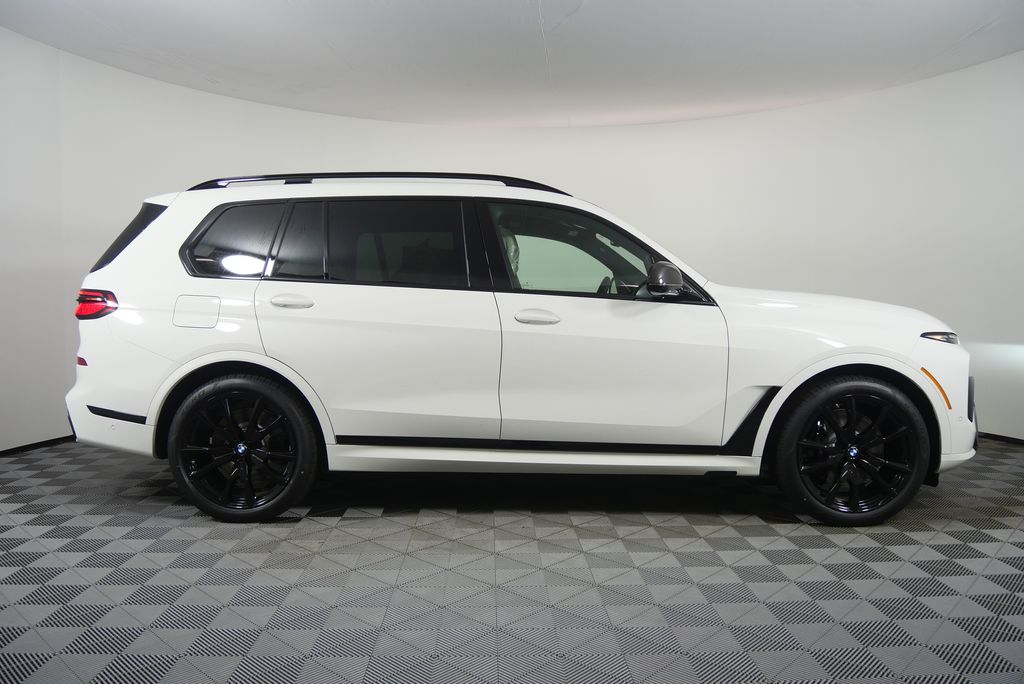 Thumbnail: 2026 BMW X7 - 2