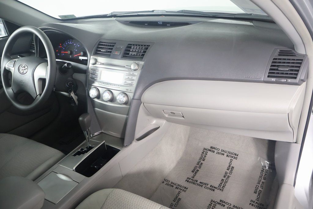 2011 Toyota Camry LE 9
