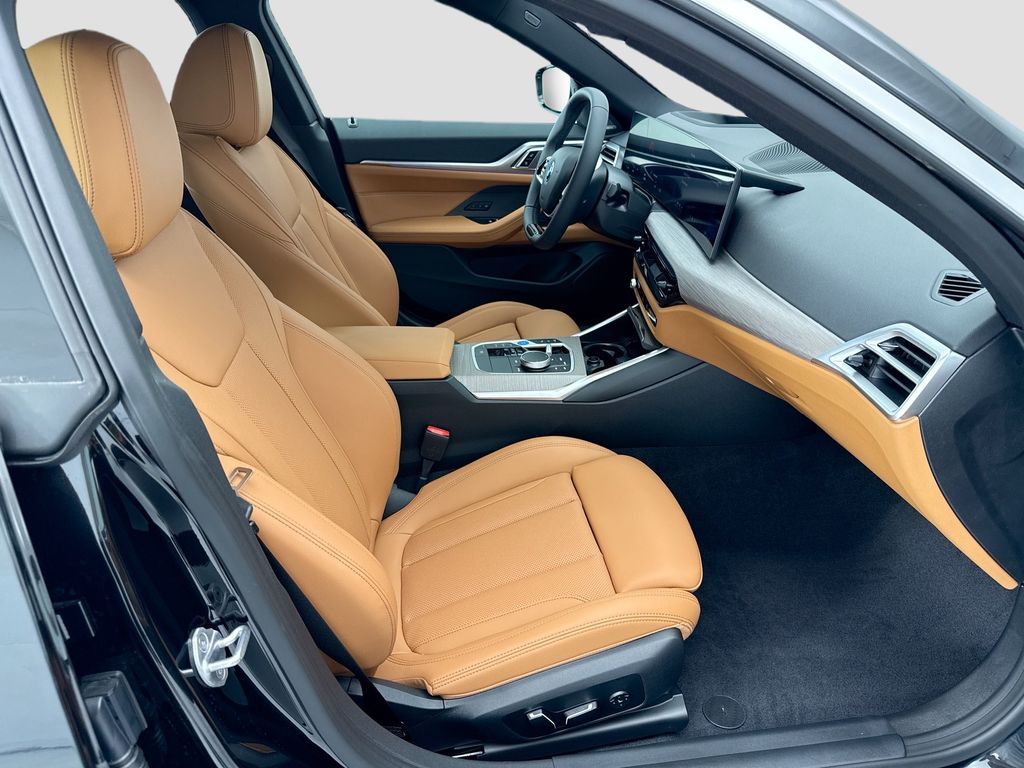Thumbnail: 2026 BMW i4 - 19
