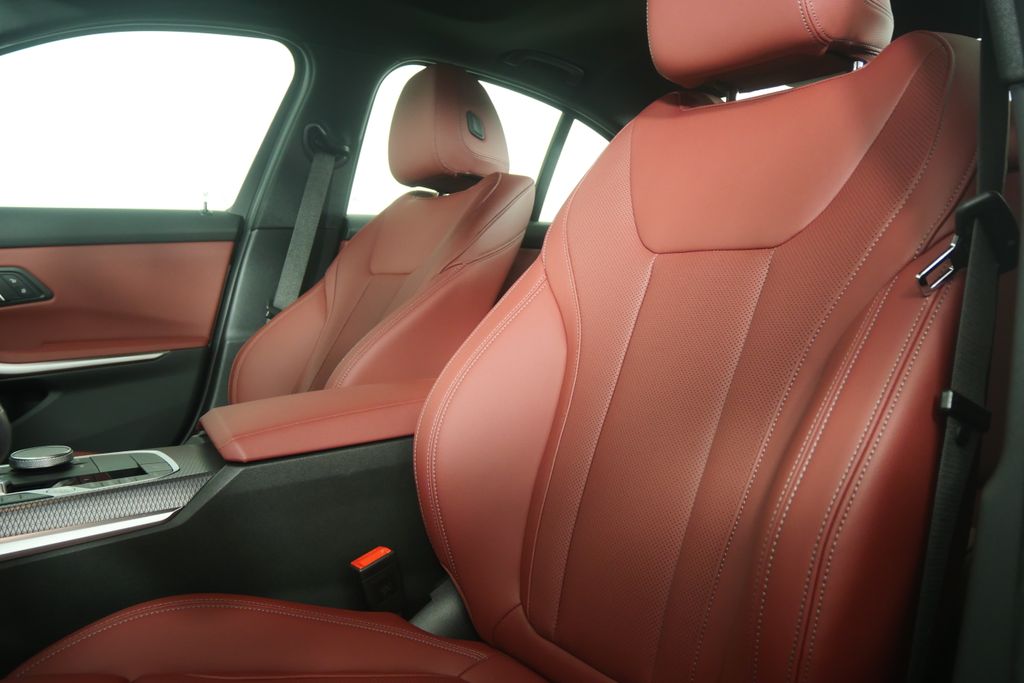 Thumbnail: 2026 BMW 3 Series - 10