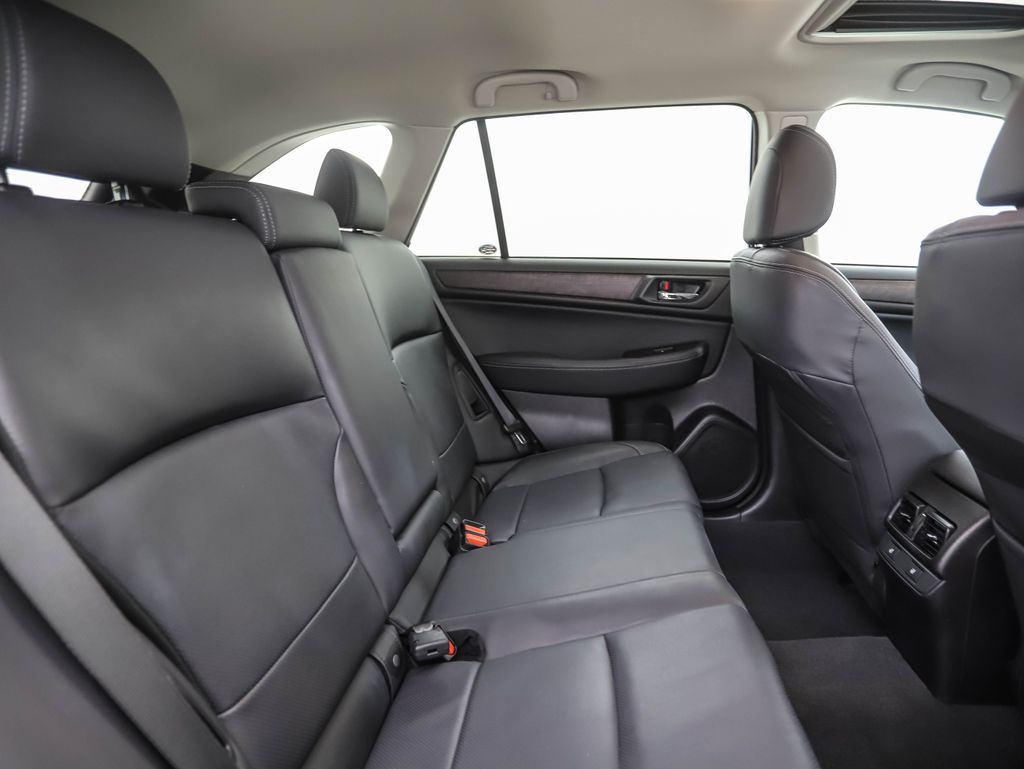 2017 Subaru Outback 2.5i Limited 26