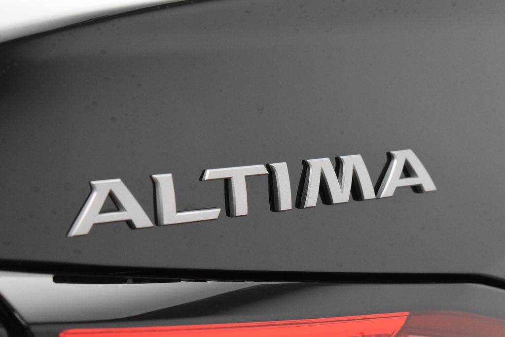 Thumbnail: 2025 Nissan Altima - 9