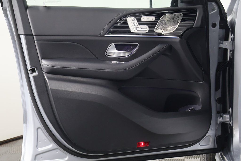 Thumbnail: 2026 Mercedes-Benz GLE - 7