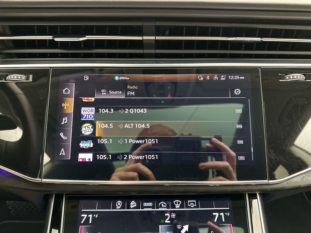 Thumbnail: 2022 Audi Q8 - 15