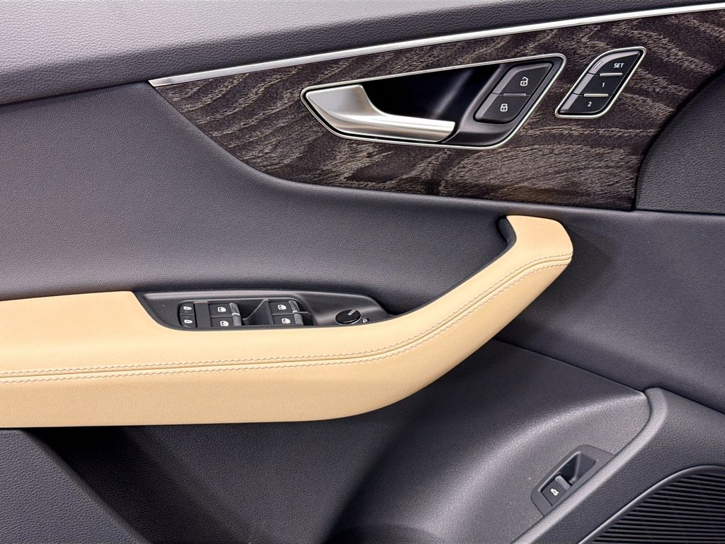 Thumbnail: 2026 Audi Q7 - 22