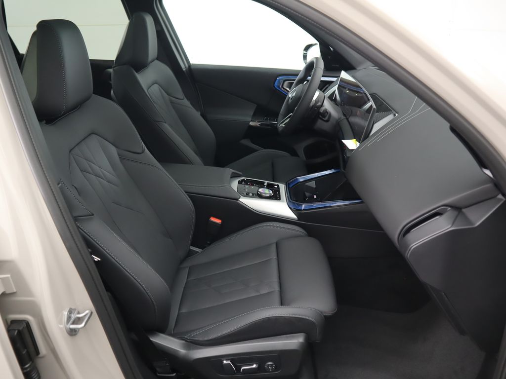 Thumbnail: 2026 BMW X3 - 21