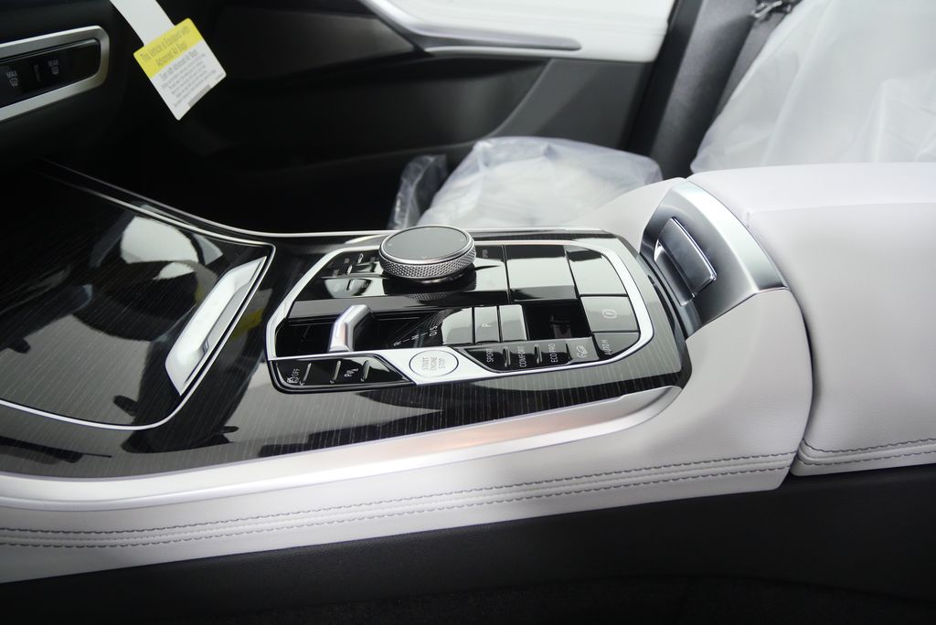 Thumbnail: 2026 BMW X5 - 22