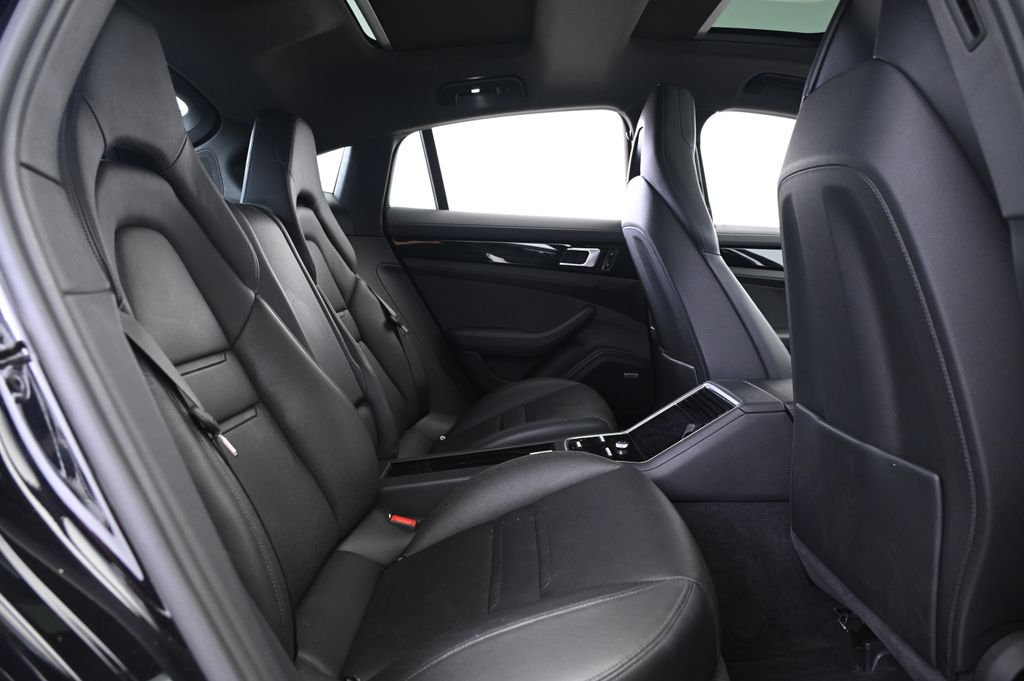 Thumbnail: 2018 Porsche Panamera - 18