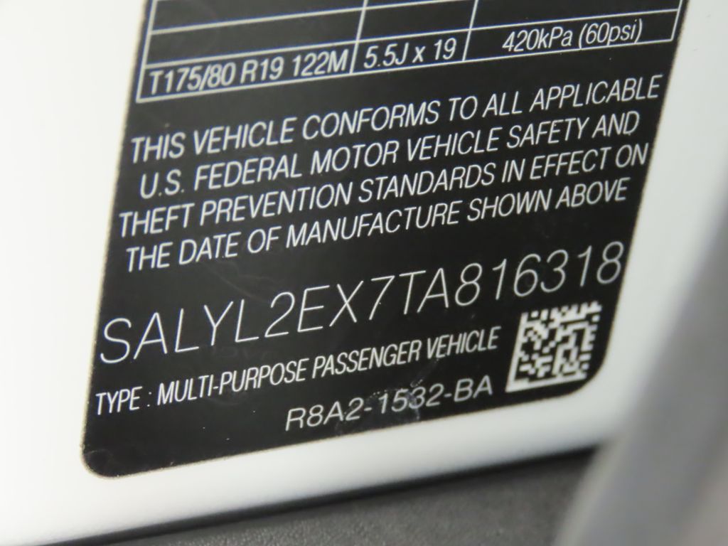 2026 Land Rover Range Rover Velar Dynamic SE 32