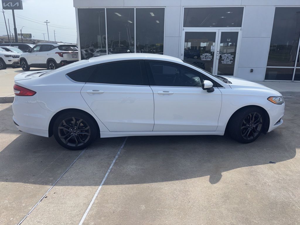 2018 Ford Fusion SE White at DeMontrond Gulf Freeway