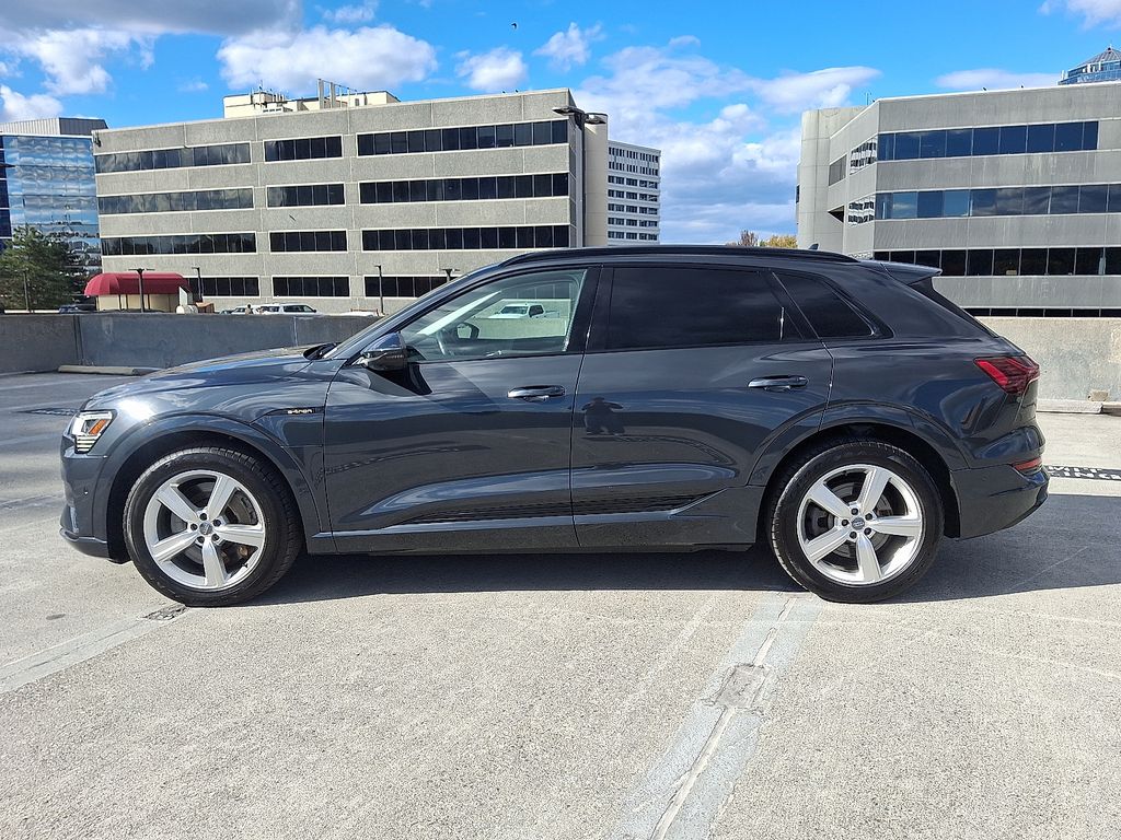 Thumbnail: 2019 Audi e-tron - 2