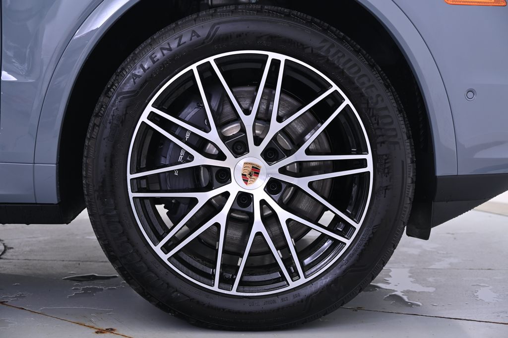 Thumbnail: 2025 Porsche Cayenne - 18