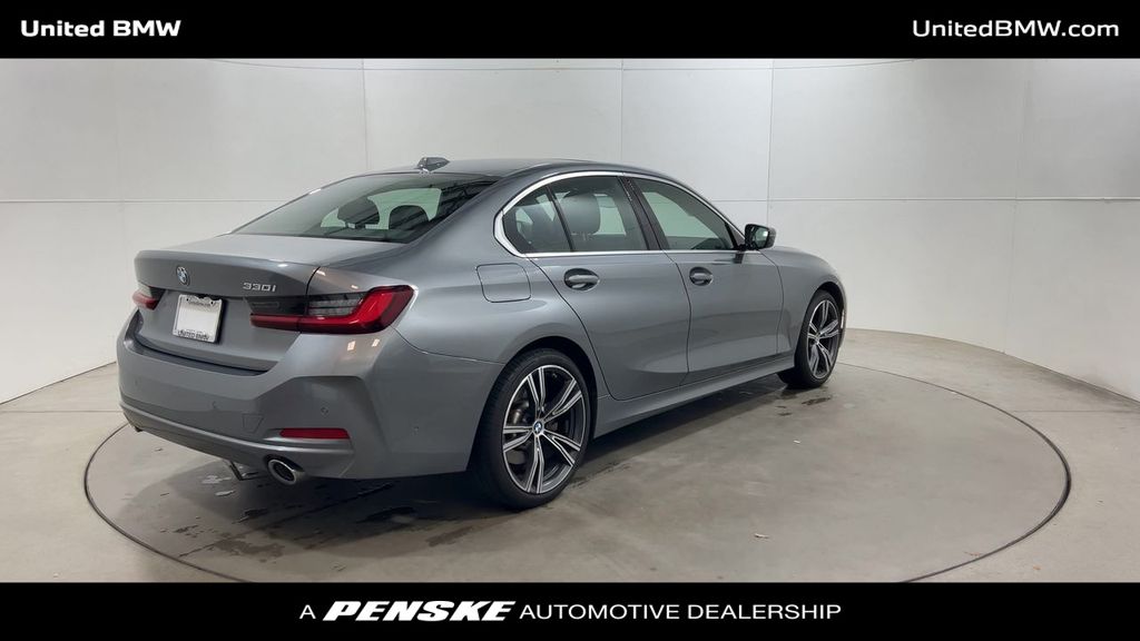 2024 BMW 3 Series 330i 8
