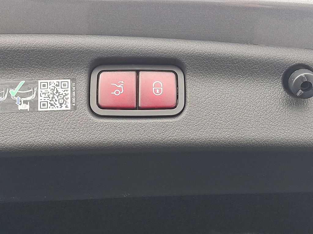 Thumbnail: 2025 Mercedes-Benz C-Class - 30