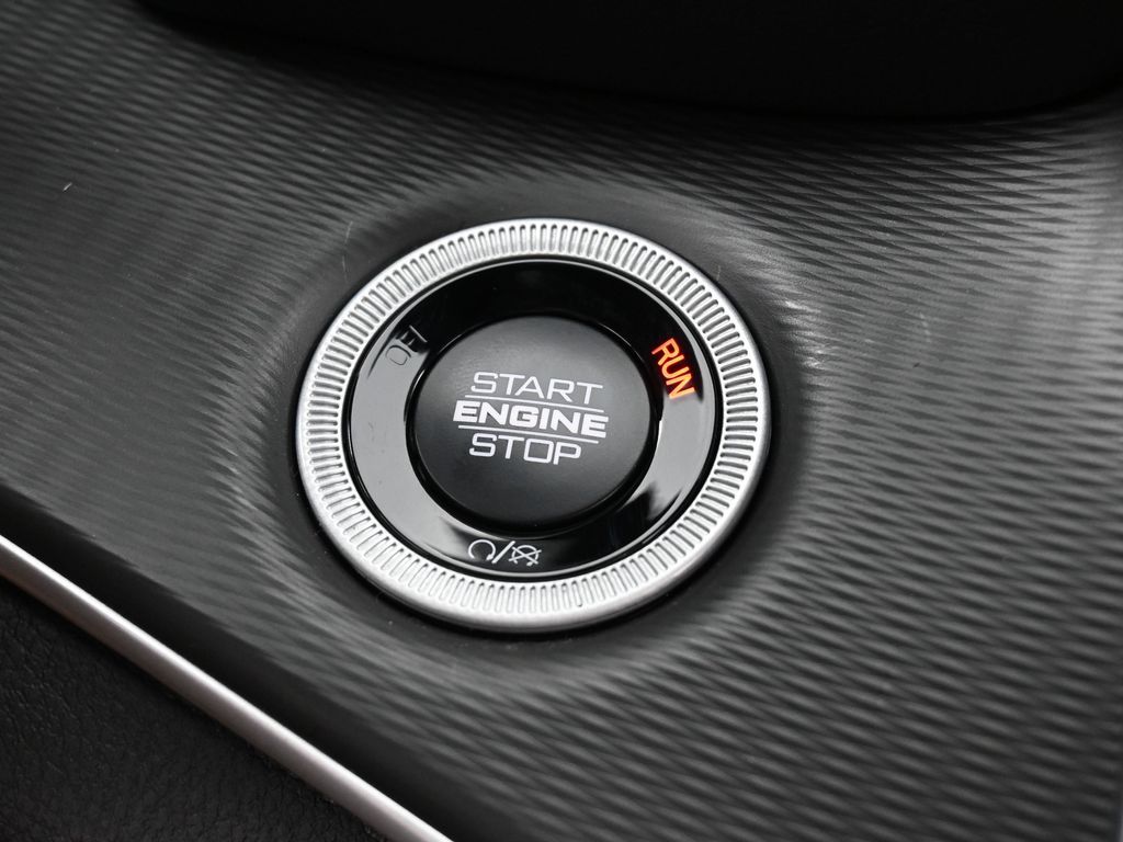 New 2025 Baltic Gray Metallic Clearcoat Jeep Altitude X image 26