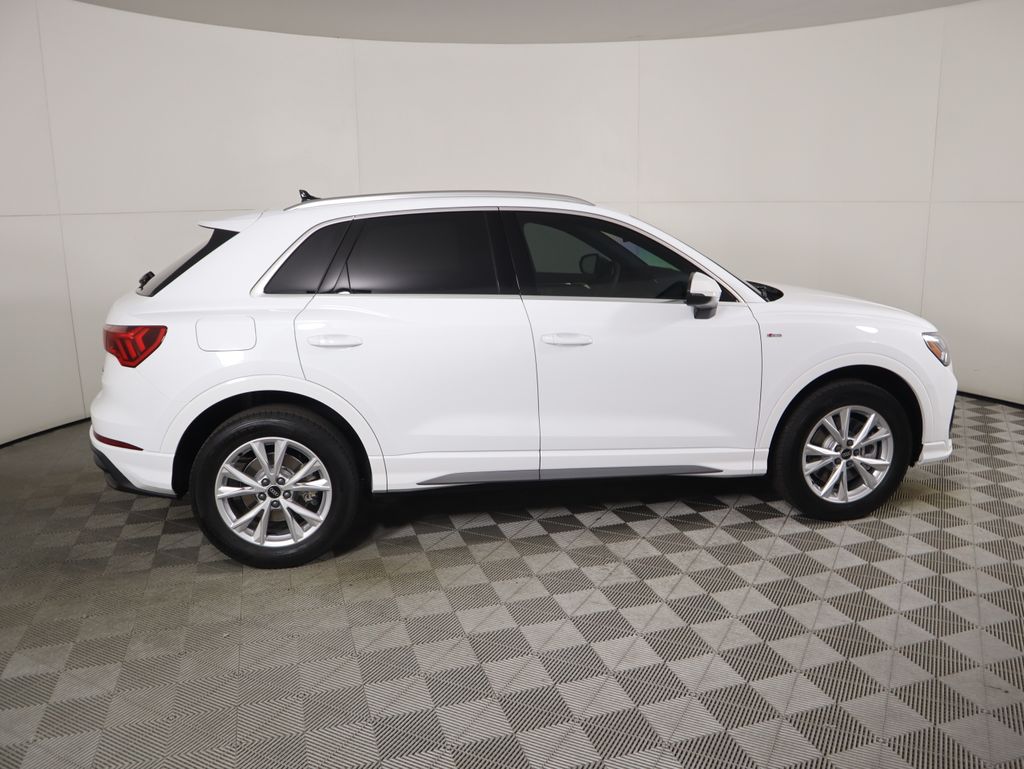 Thumbnail: 2025 Audi Q3 - 4