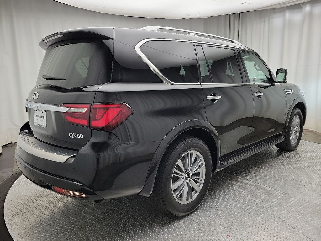 2019 INFINITI QX80 Luxe 4