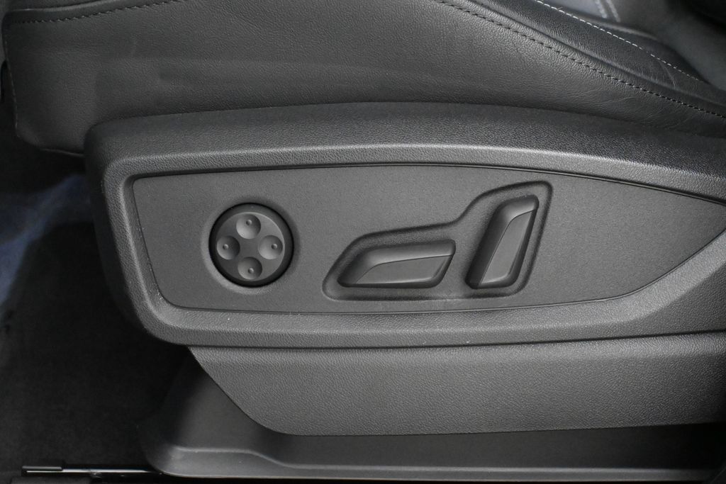 Thumbnail: 2025 Audi Q5 - 31