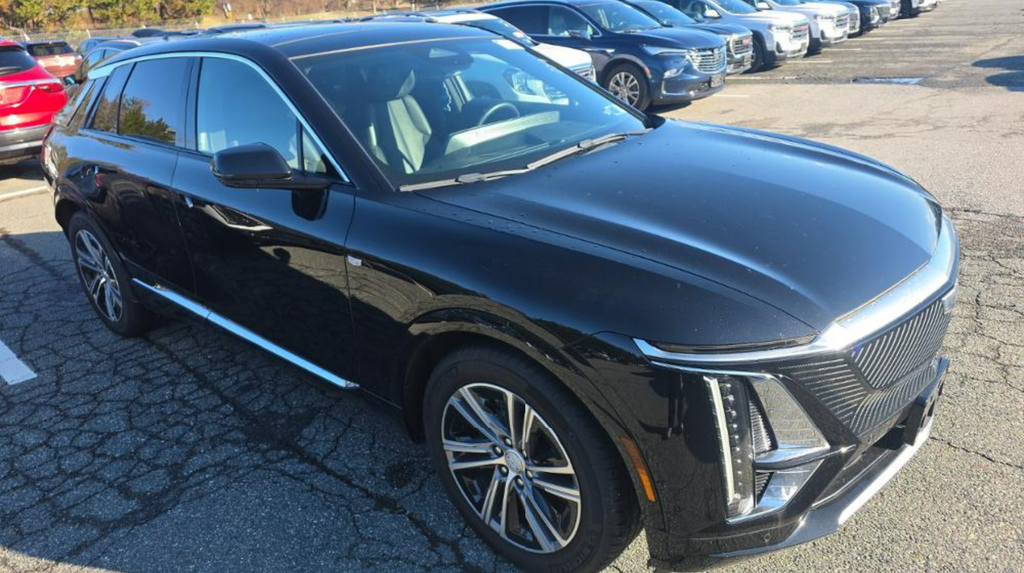 Stellar Black Metallic 2024 Cadillac LYRIQ Luxury 2 AWD SUV / Crossover All-Wheel Drive 1-Speed Automatic