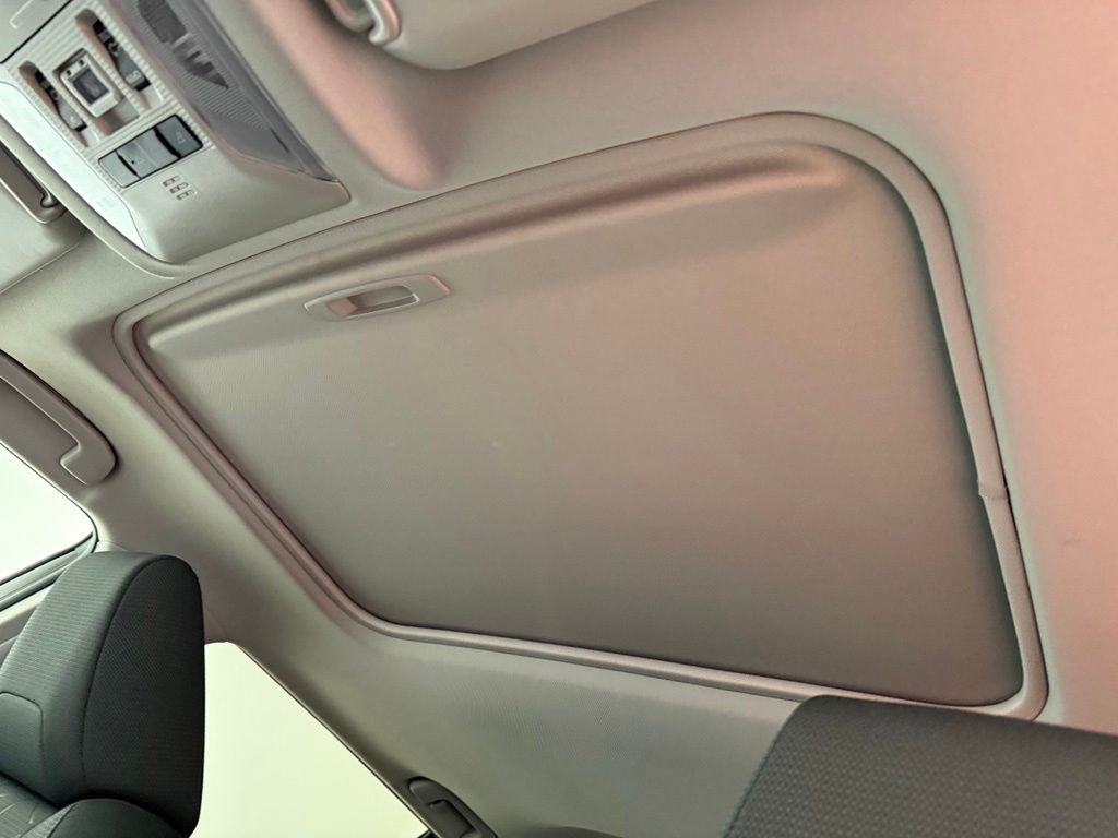 Thumbnail: 2022 Toyota RAV4 - 19