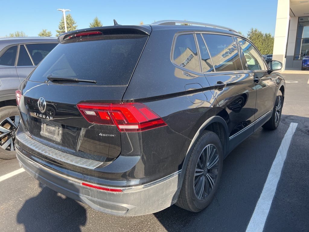 Thumbnail: 2024 Volkswagen Tiguan - 3