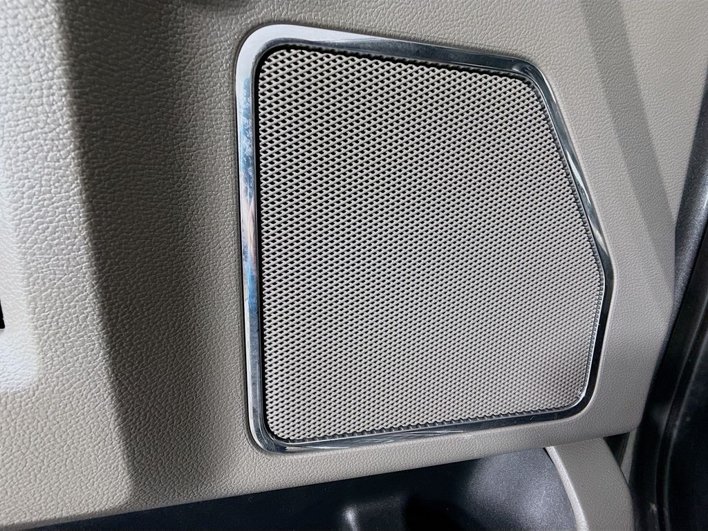 2019 Ford F-150 Lariat 19