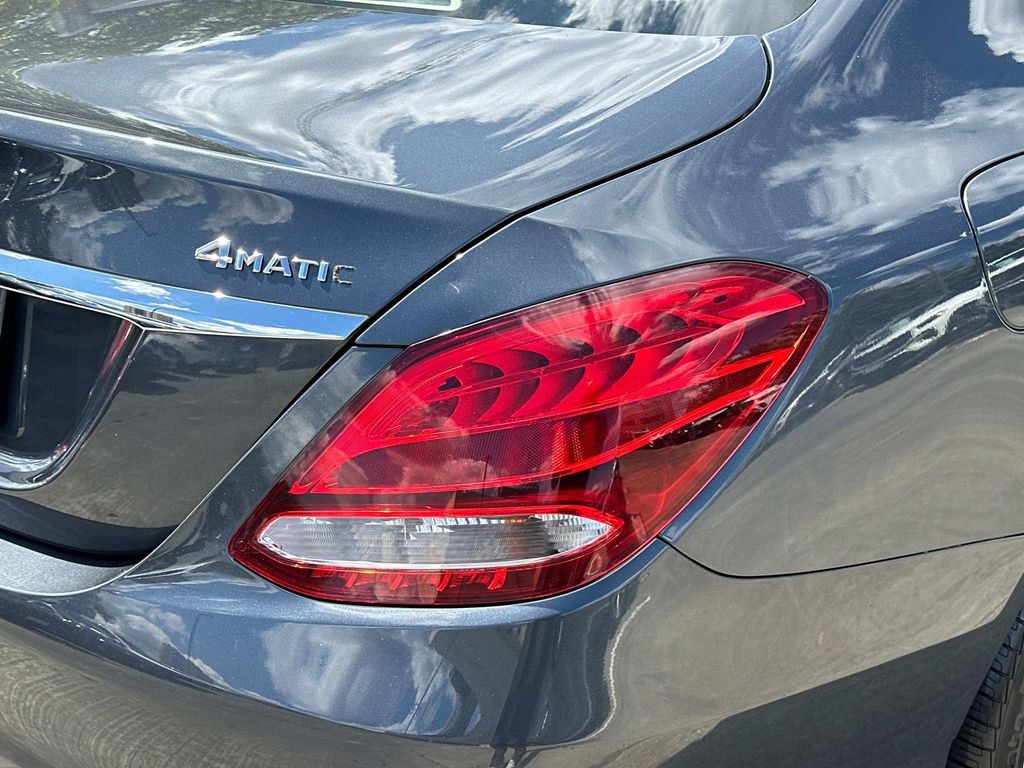 Thumbnail: 2015 Mercedes-Benz C-Class - 7