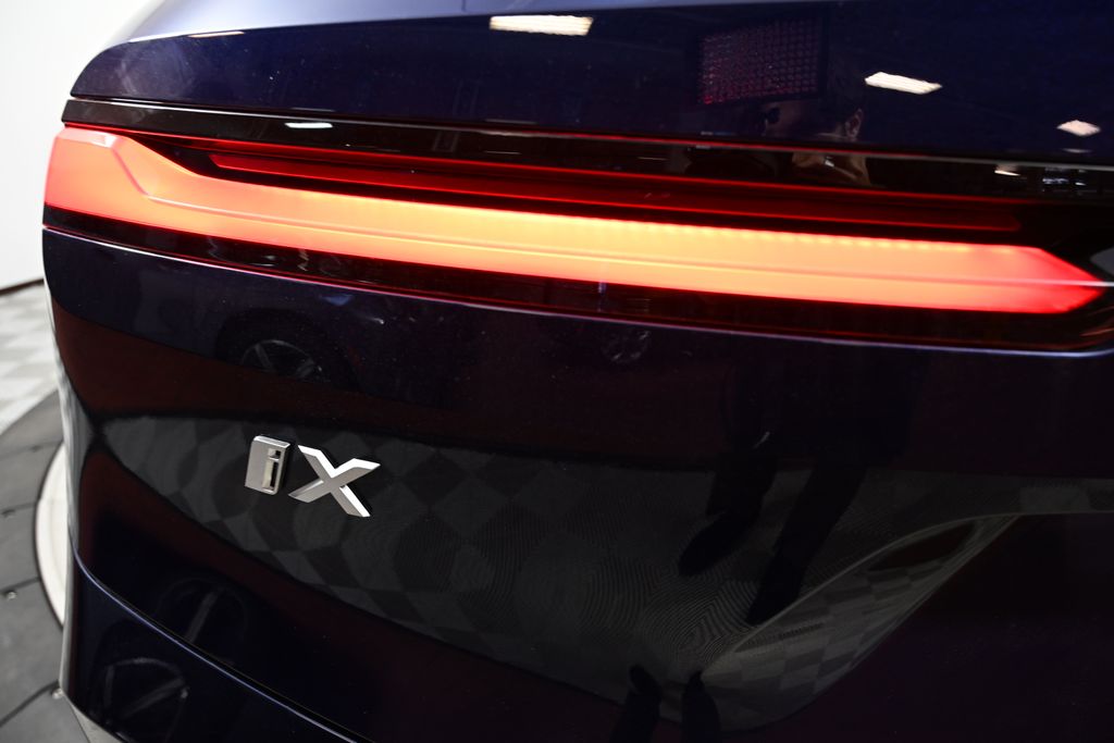 Thumbnail: 2026 BMW iX - 11