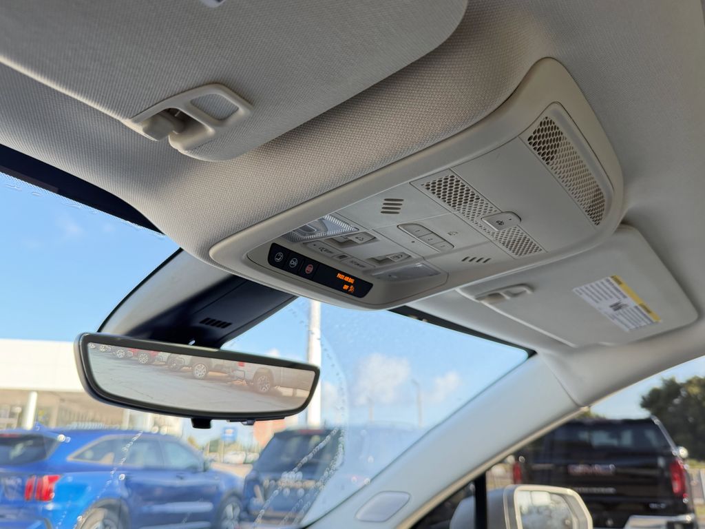 used 2020 Cadillac XT5 car, priced at $22,694