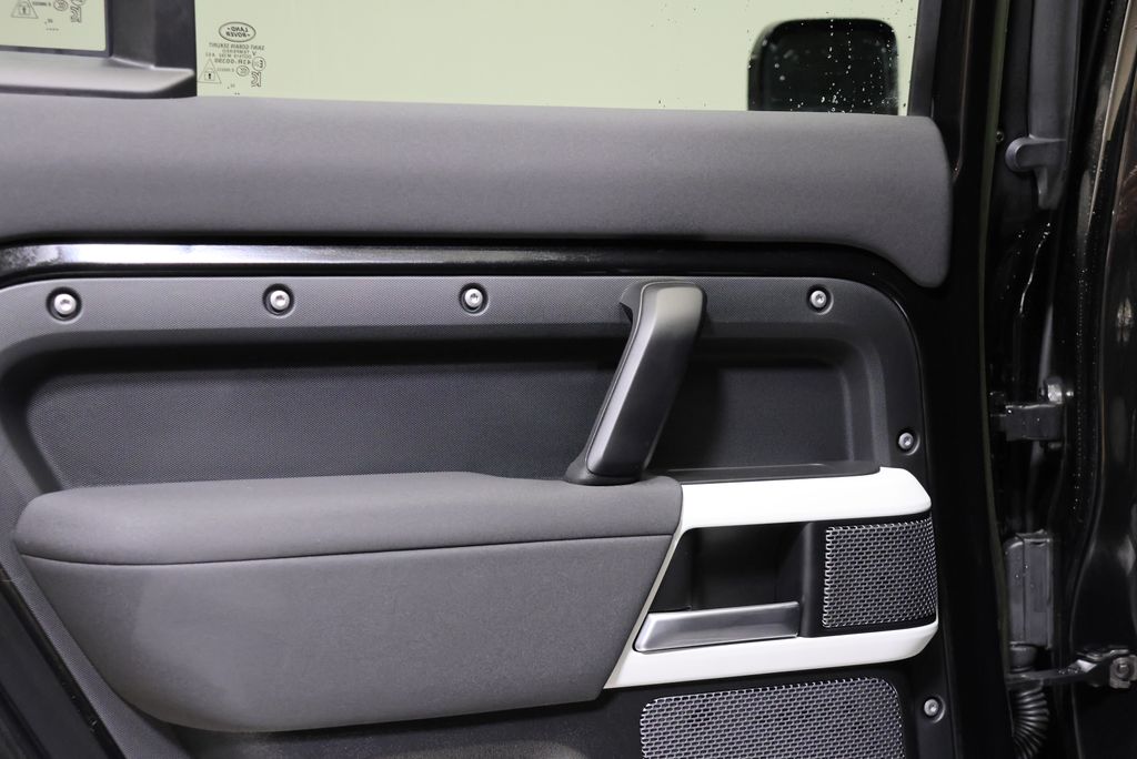 Thumbnail: 2023 Land Rover Defender - 32
