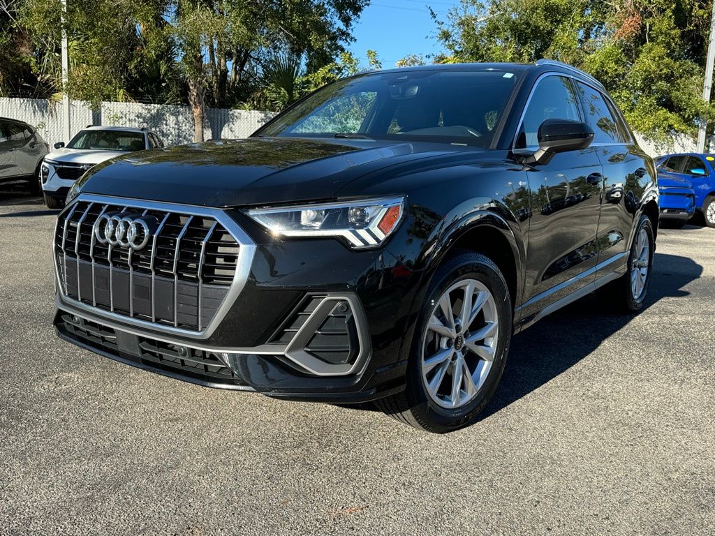 2023 Audi Q3  4