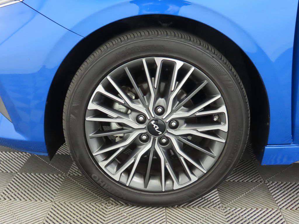Thumbnail: 2022 Kia Forte - 32