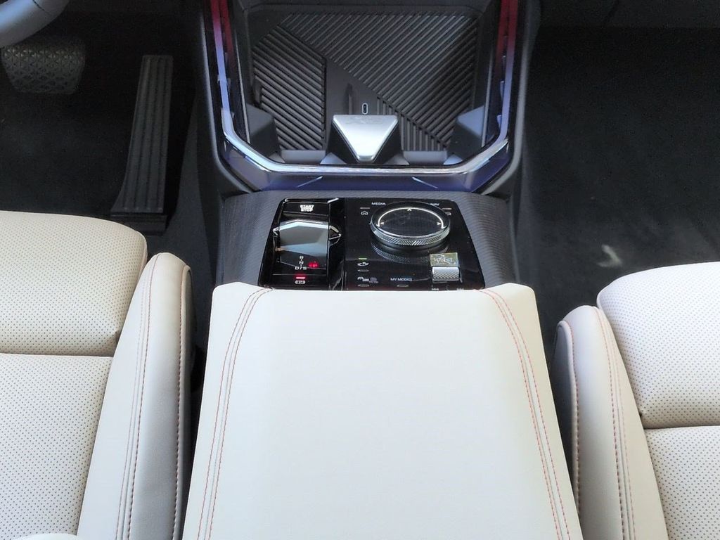 New 2026 White BMW 30 xDrive image 19