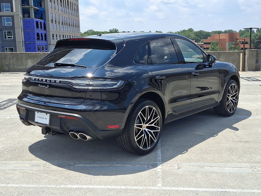 Thumbnail: 2025 Porsche Macan - 8