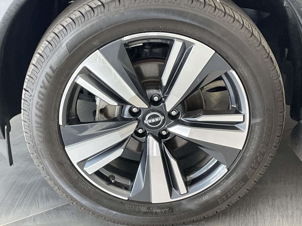 2022 Nissan Rogue SL - 10