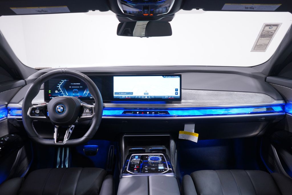 2024 BMW i7 M70 10