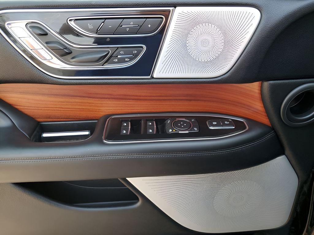 Used Car 2018 Lincoln Navigator L  Reserve For Sale Under $40,000 In Austin, Texas