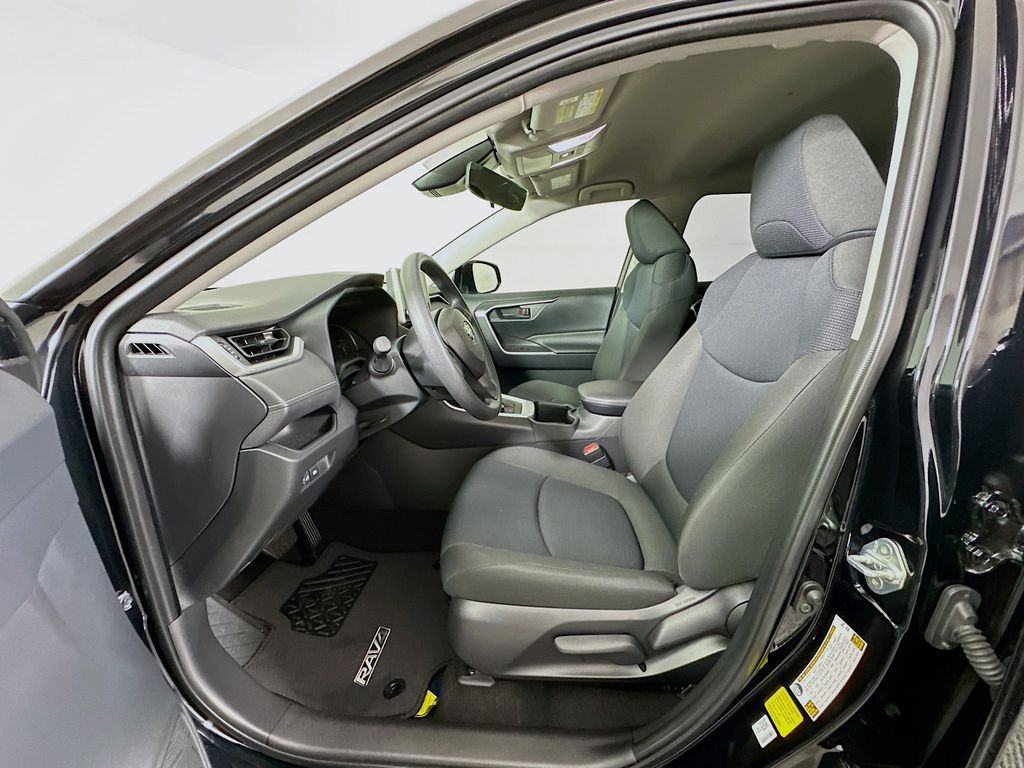 Thumbnail: 2025 Toyota RAV4 - 20