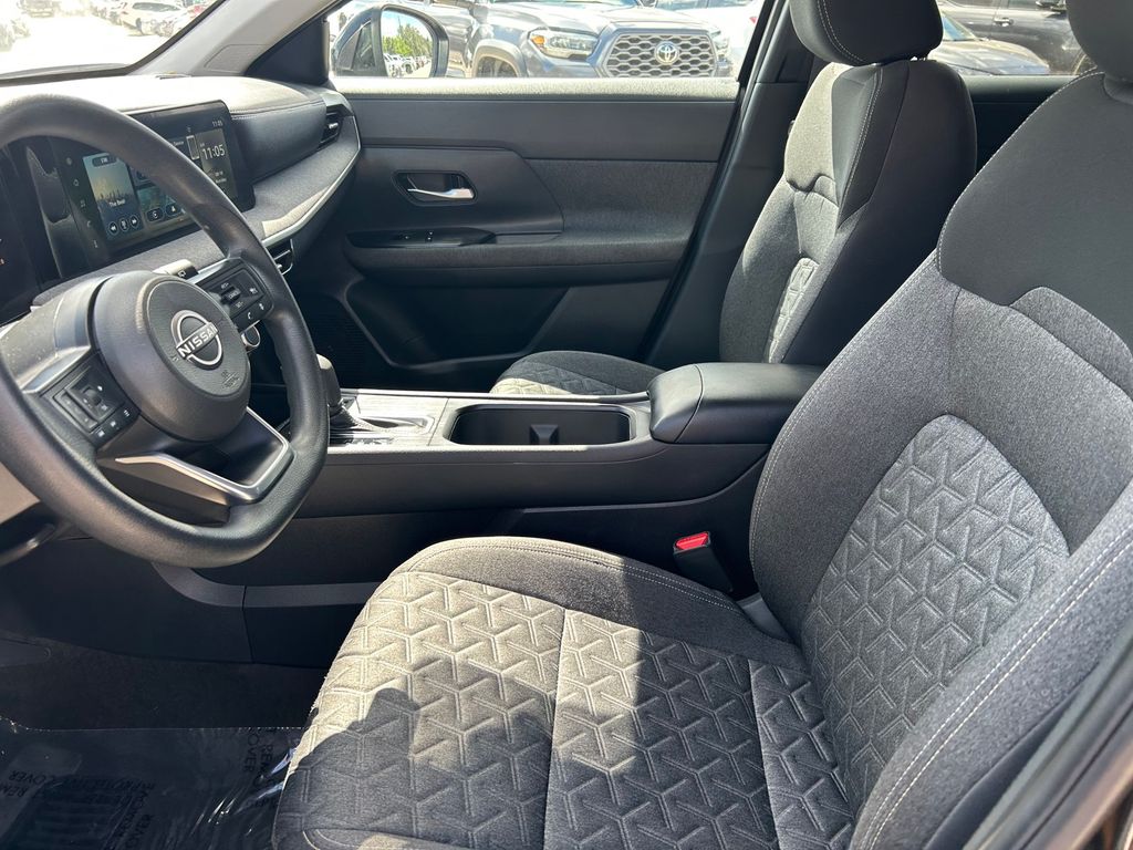 Used 2025 Nissan Kicks SUV