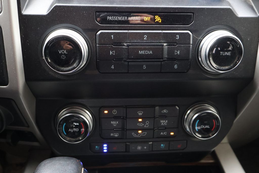 2019 Ford F-150 Lariat 25