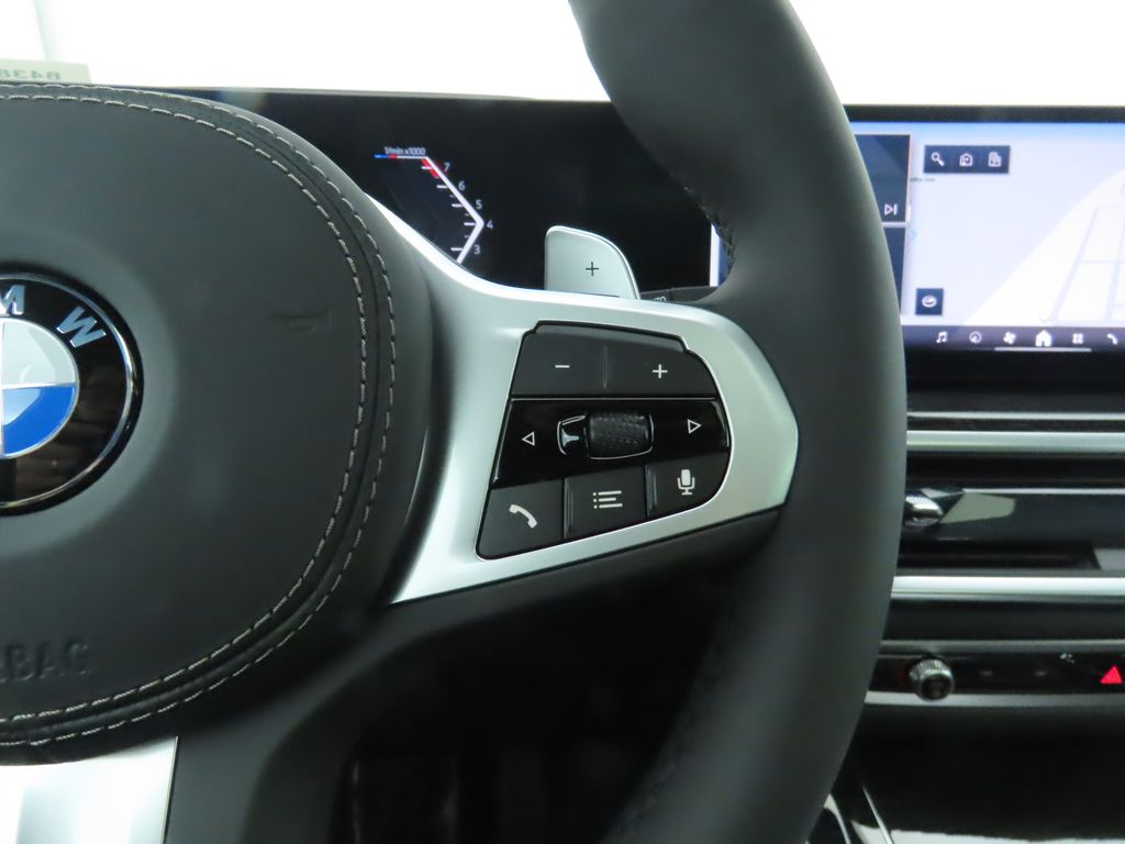 Thumbnail: 2026 BMW X5 - 12