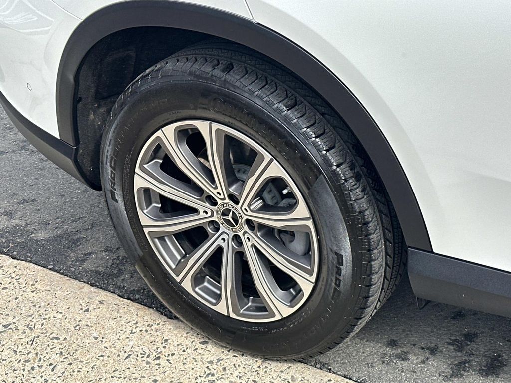 Thumbnail: 2023 Mercedes-Benz GLC - 17