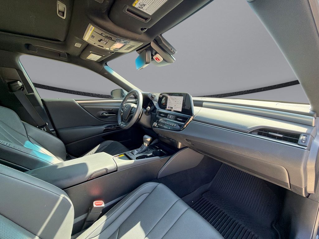 Thumbnail: 2024 Lexus ES - 15