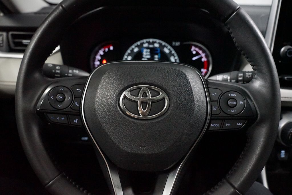 Thumbnail: 2025 Toyota RAV4 - 12