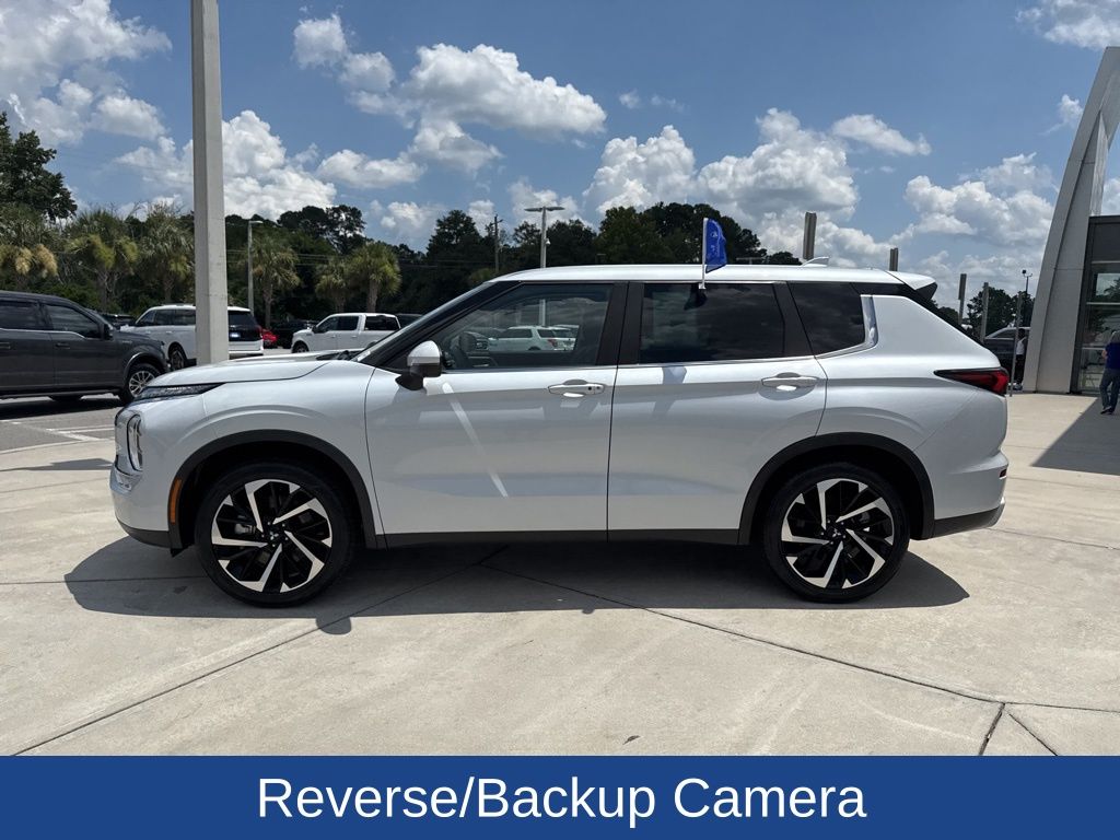 2022 Mitsubishi Outlander SE