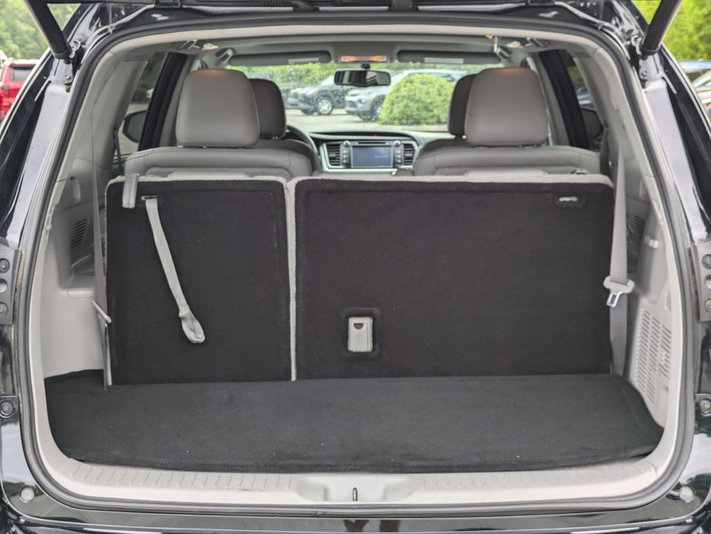 Used 2016 Toyota Highlander SUV