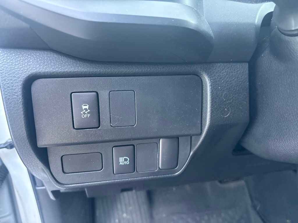 Used 2023 White Toyota SR image 18
